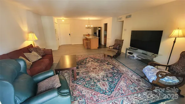 $240,000 | 1323 Queens Road, Unit 320, Charlotte, NC 28207