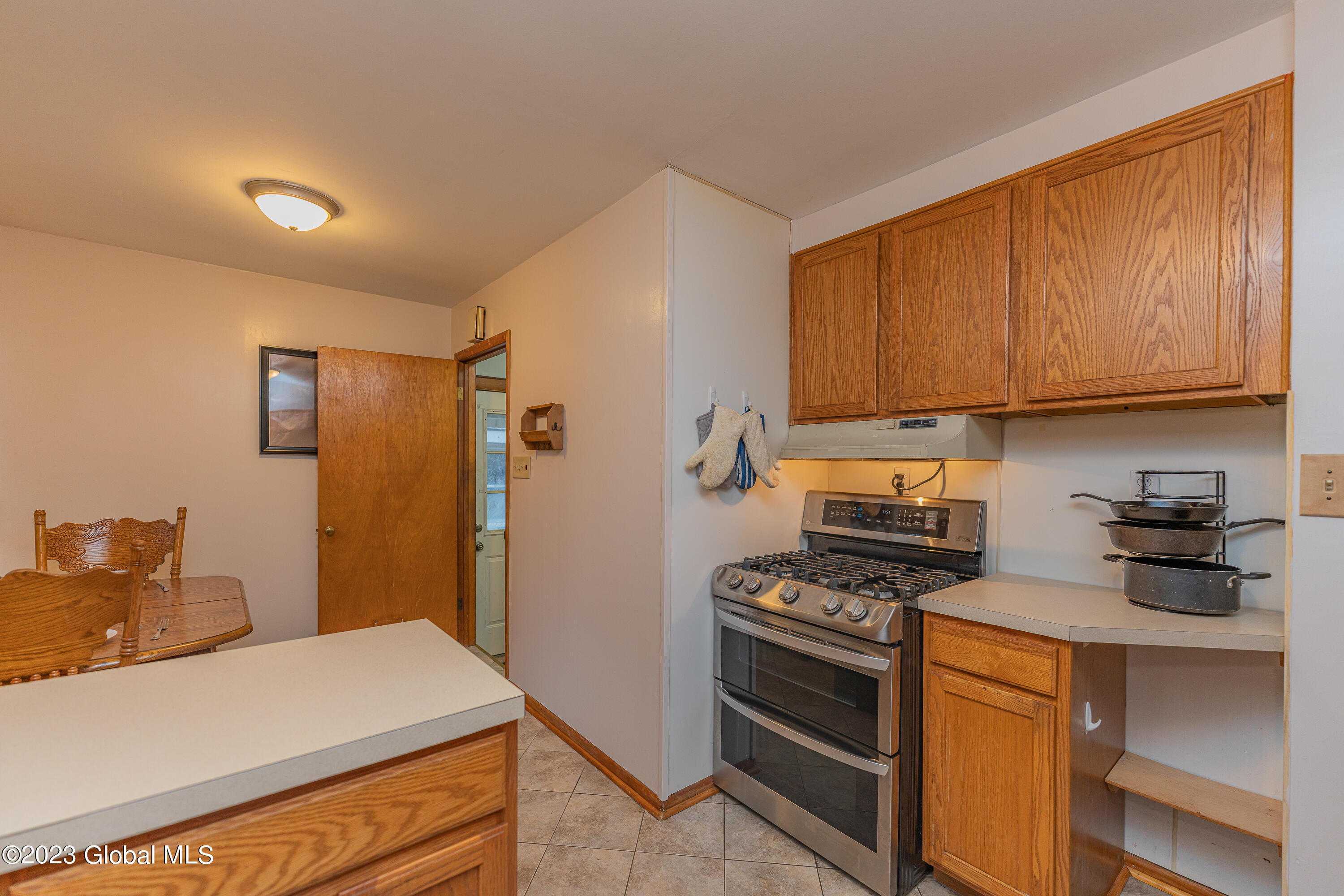 2934 Coniston Road Schenectady, NY 12304 - Photo 14 of 40 2Kitchen 4