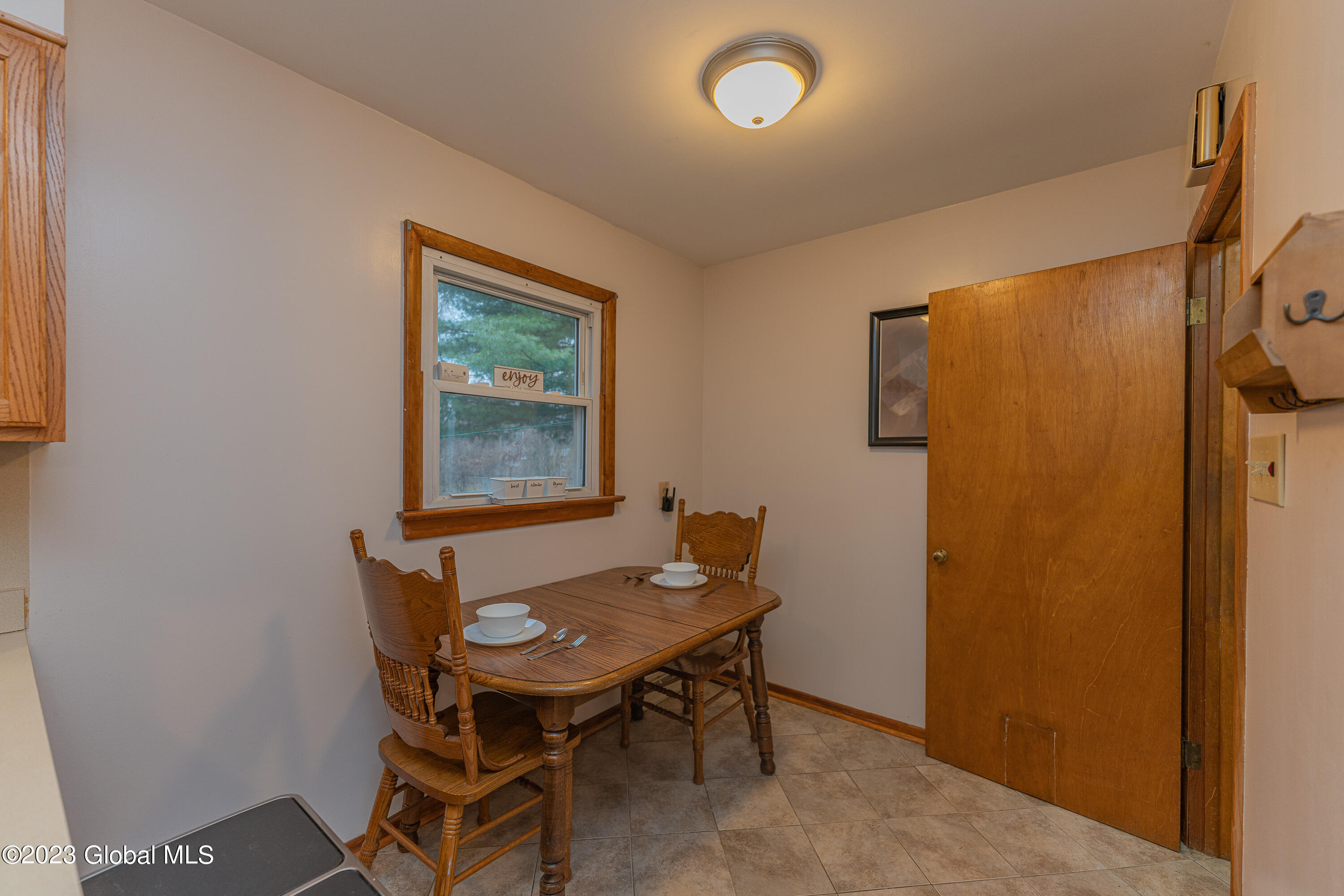 2934 Coniston Road Schenectady, NY 12304 - Photo 15 of 40 3Dining 1