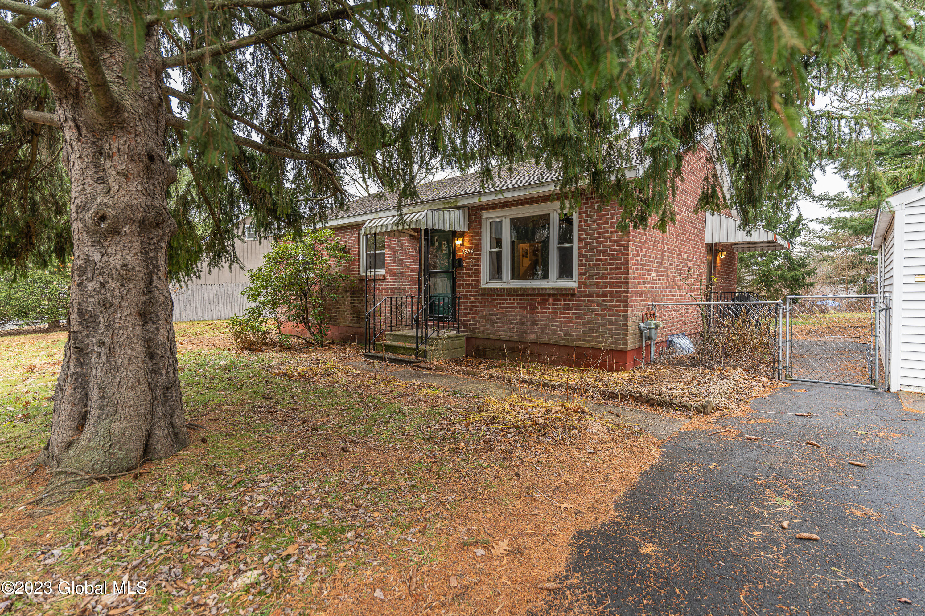 2934 Coniston Road Schenectady, NY 12304 - Photo 2 of 40 0Front 1
