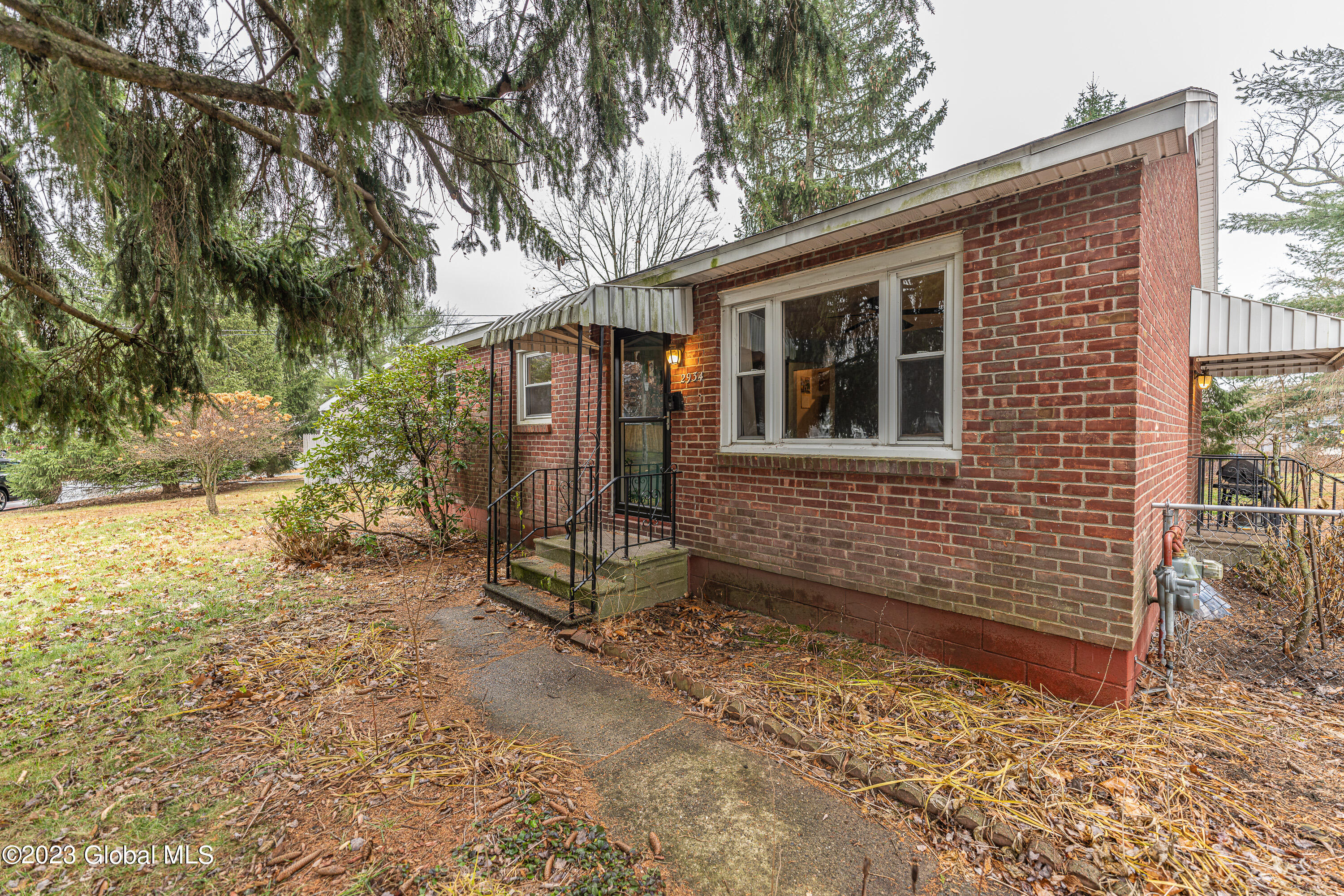 2934 Coniston Road Schenectady, NY 12304 - Photo 4 of 40 0Front 6