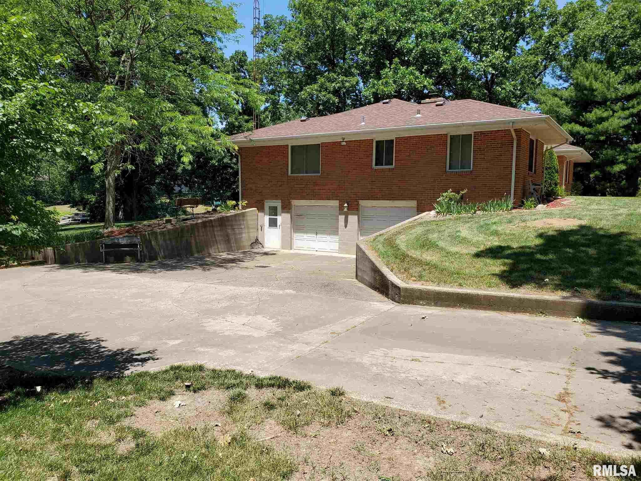 6893 Canadian Cross Drive Springfield, IL 62711 - Photo 2 of 41