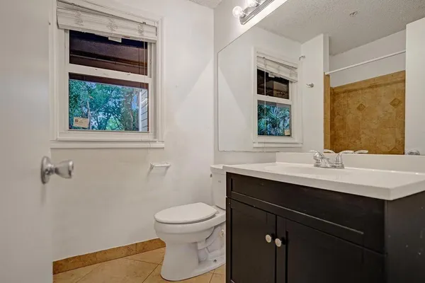 $2,000 | 2301 North Congress Avenue, Unit 27, Boynton Beach, FL 33426