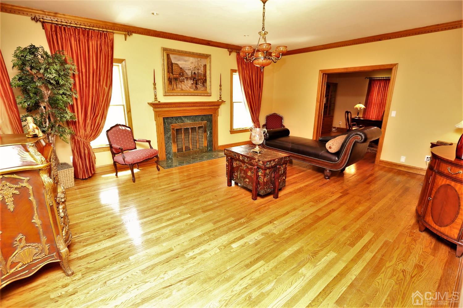 20 Nostrand Road Cranbury, NJ 08512 - Photo 4 of 10 Gallery Image 4