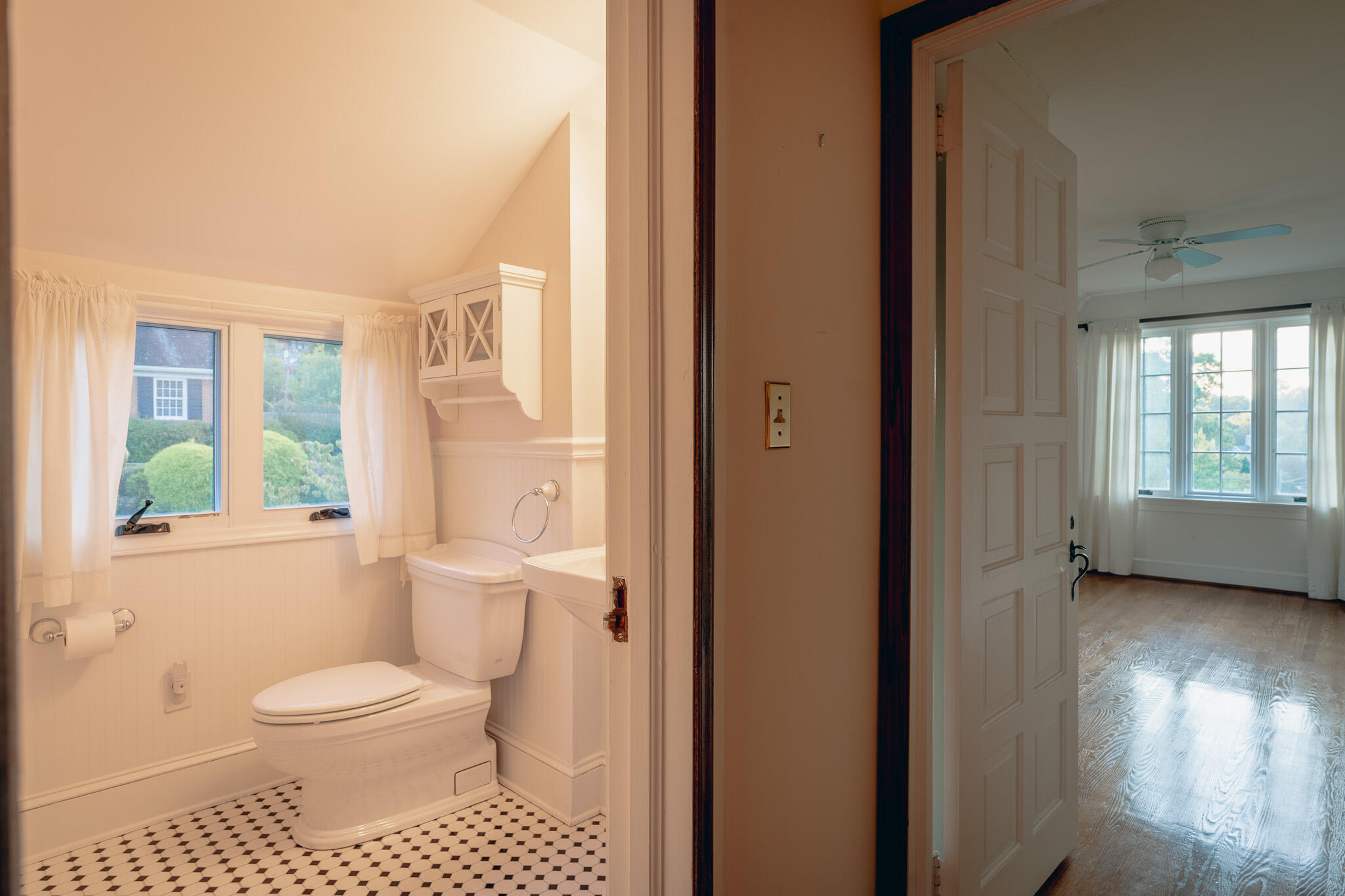 2632 Richelieu Avenue Southwest Roanoke, VA 24014 - Photo 43 of 61 Upper full bath