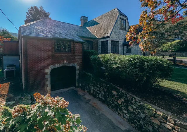 $774,950 | 2632 Richelieu Avenue Southwest, Roanoke, VA 24014