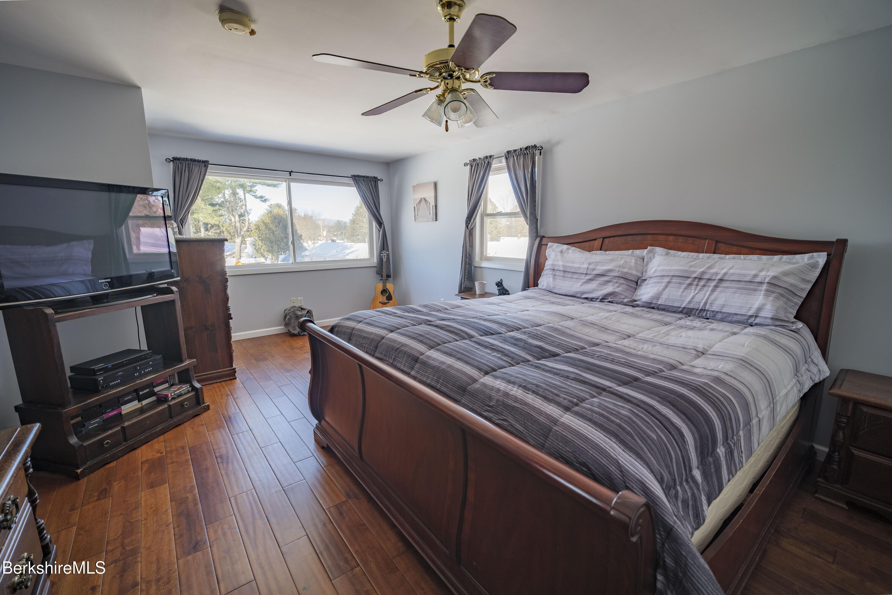 582 East New Lenox Road Pittsfield, MA 01201 - Photo 14 of 22 Primary bedroom