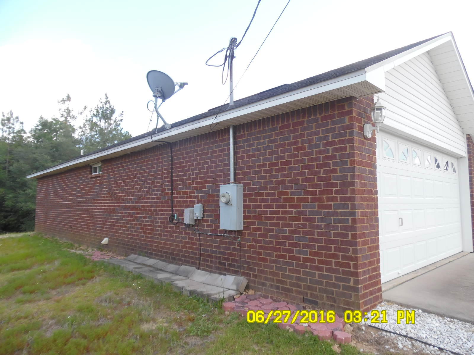 4759 Balboa Road Crestview, FL 32539 - Photo 3 of 9 Right of House