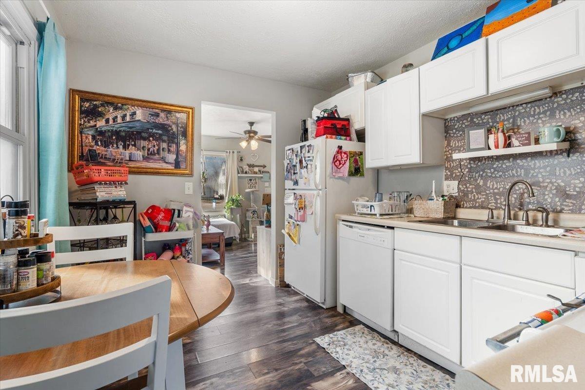 2277 East Converse Street Grandview, IL 62702 - Photo 11 of 24