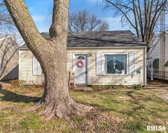 $95,000 | 2277 East Converse Street, Grandview, IL 62702