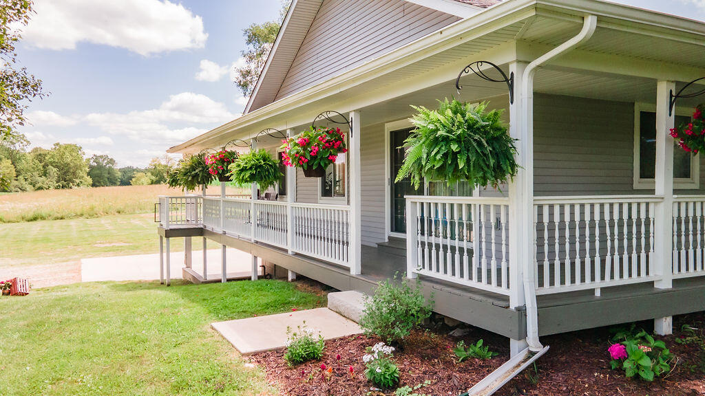 5259 South State Road Goodrich, MI 48438 - Photo 1 of 41 Front deck