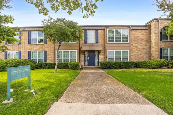 $1,800 | 7924 Royal Lane, Unit 106, Dallas, TX 75230