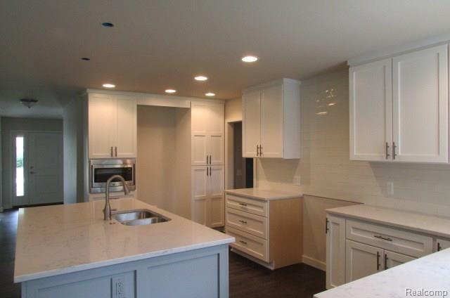706 South Renaud Road Grosse Pointe, MI 48236 - Photo 4 of 29 IMG_0011.JPG