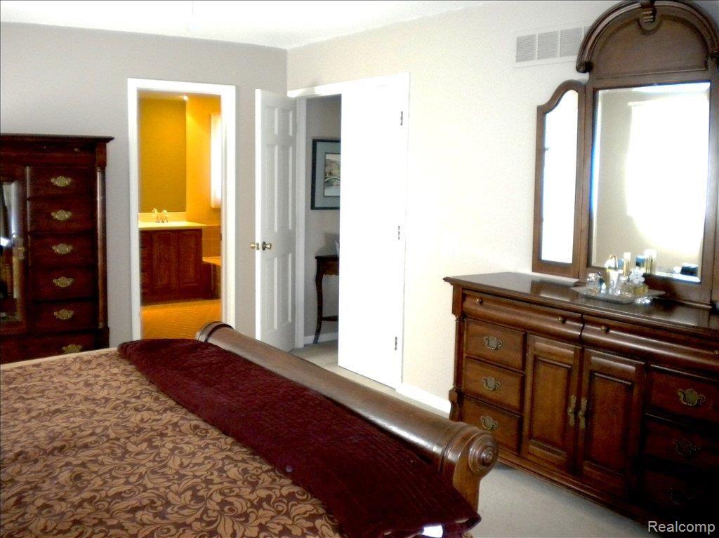 1795 Quincy Drive Rochester, MI 48306 - Photo 10 of 11 MASTER BEDROOM
