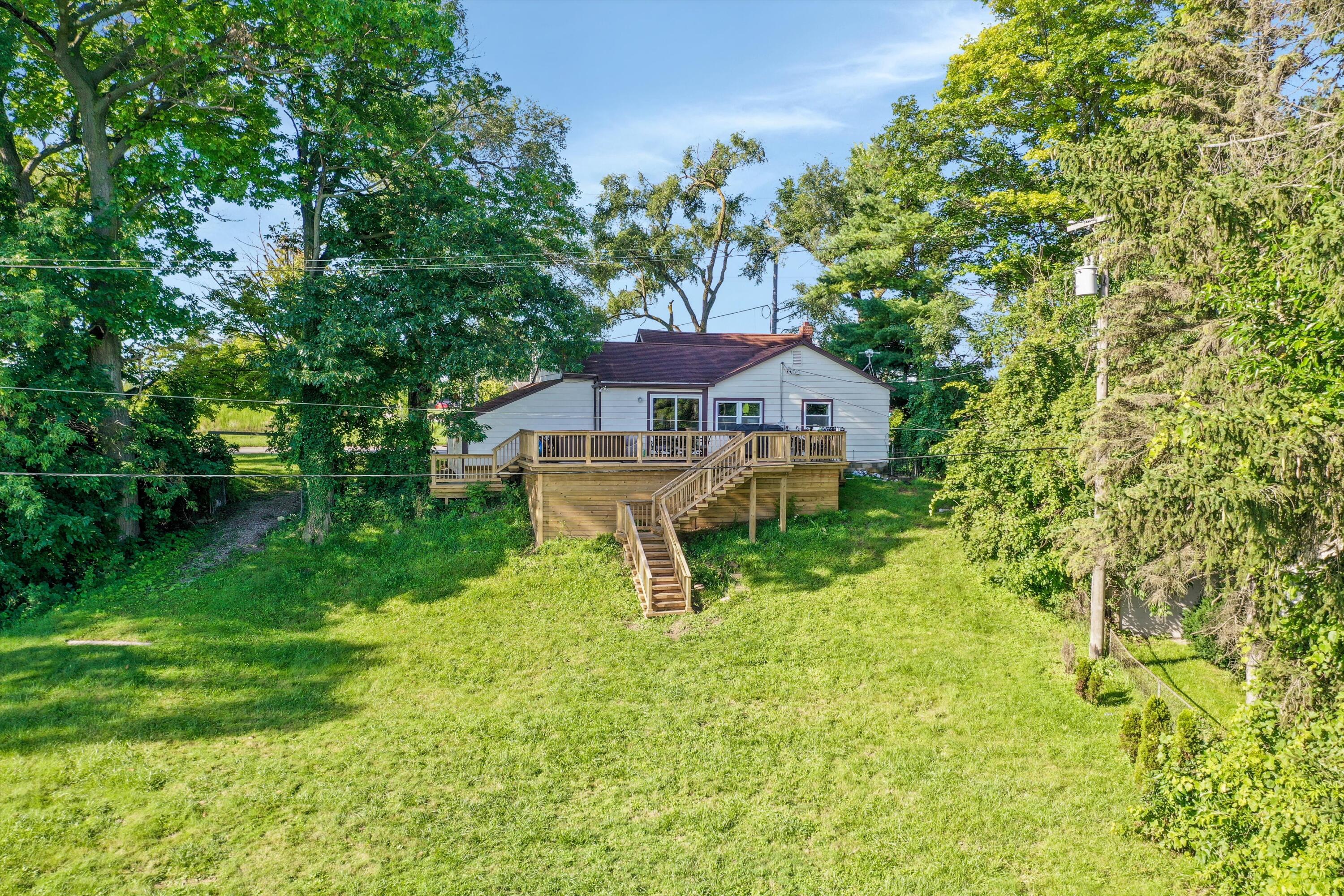 6025 East Grand River Road Howell, MI 48843 - Photo 30 of 45 33-6025 E Grand River Ave - aerial0012
