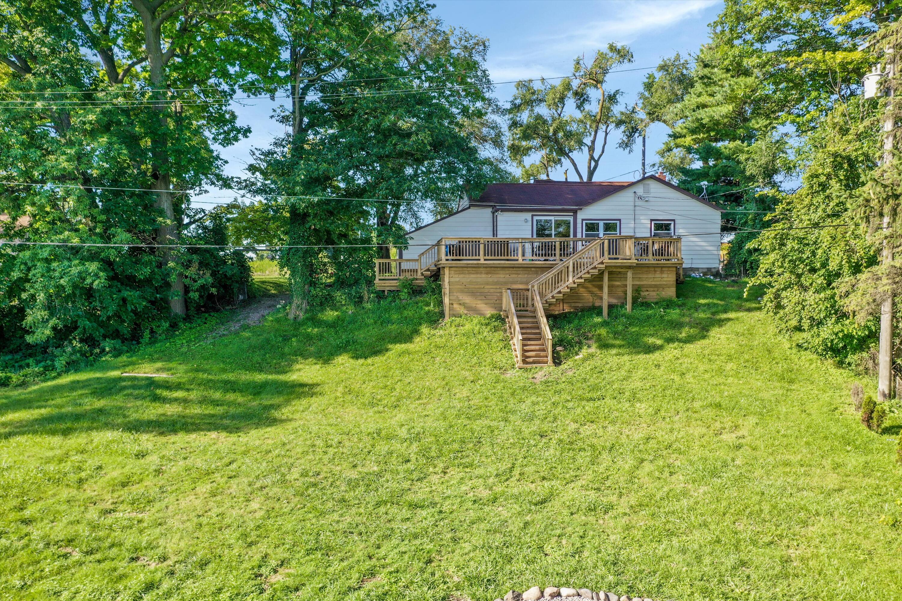 6025 East Grand River Road Howell, MI 48843 - Photo 34 of 45 37-6025 E Grand River Ave - aerial0015