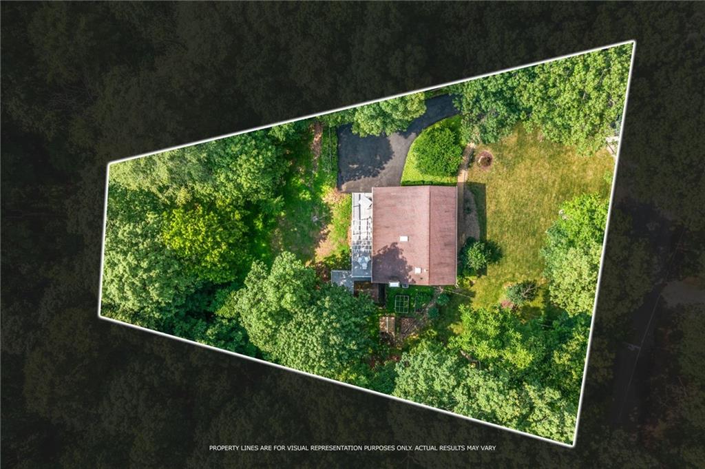 1335 Alamae Lakes Road Washington, PA 15301 - Photo 48 of 50 a view of a garden from a balcony