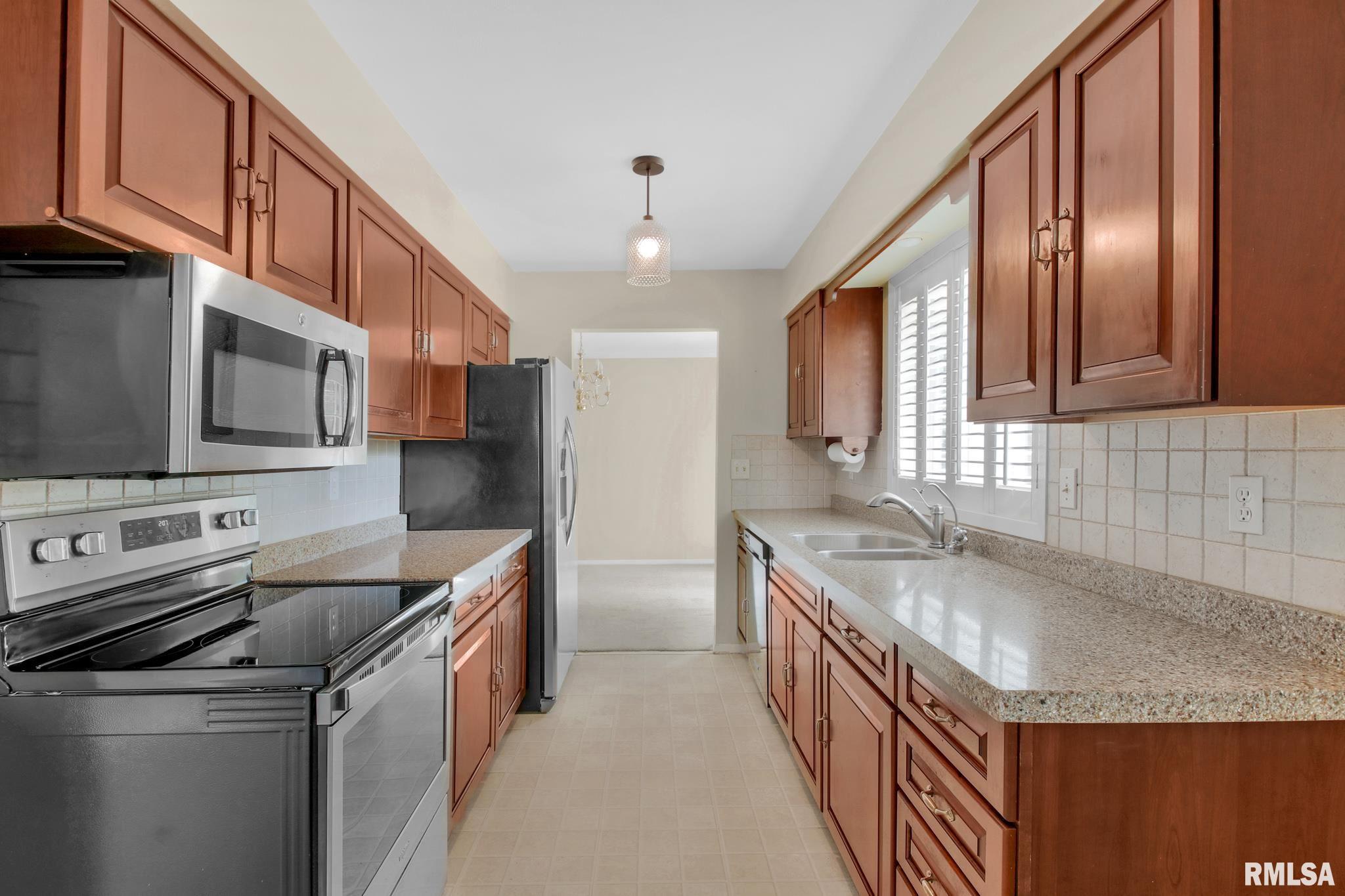 8106 North Blackbridge Road Edwards, IL 61528 - Photo 10 of 38 Gallery Image 10