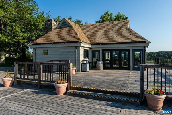 $9,950,000 | 24981 Blue Rdg Parkway, Vesuvius, VA 24483