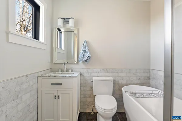 $9,950,000 | 24981 Blue Rdg Parkway, Vesuvius, VA 24483