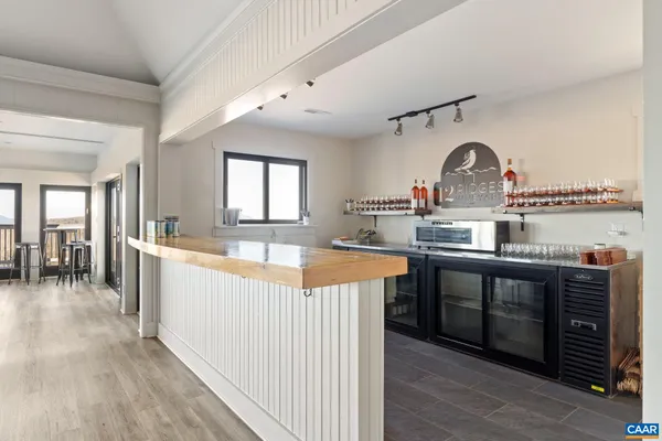 $9,950,000 | 24981 Blue Rdg Parkway, Vesuvius, VA 24483