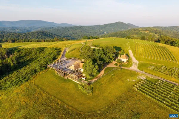 $9,950,000 | 24981 Blue Rdg Parkway, Vesuvius, VA 24483