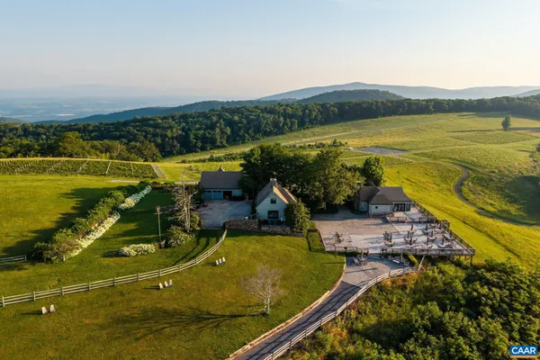 $9,950,000 | 24981 Blue Rdg Parkway, Vesuvius, VA 24483