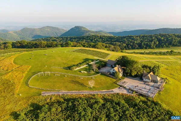 $9,950,000 | 24981 Blue Rdg Parkway, Vesuvius, VA 24483