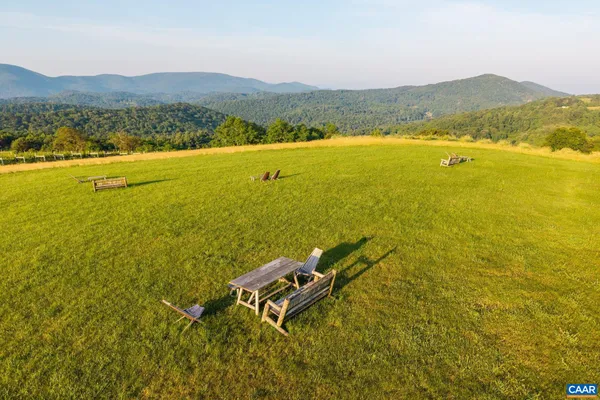 $9,950,000 | 24981 Blue Rdg Parkway, Vesuvius, VA 24483