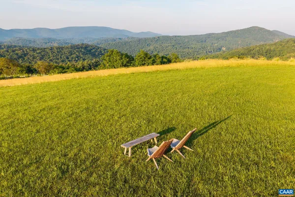 $9,950,000 | 24981 Blue Rdg Parkway, Vesuvius, VA 24483