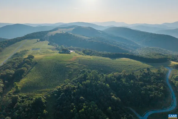 $9,950,000 | 24981 Blue Rdg Parkway, Vesuvius, VA 24483