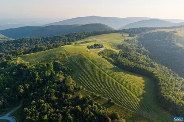 $9,950,000 | 24981 Blue Rdg Parkway, Vesuvius, VA 24483