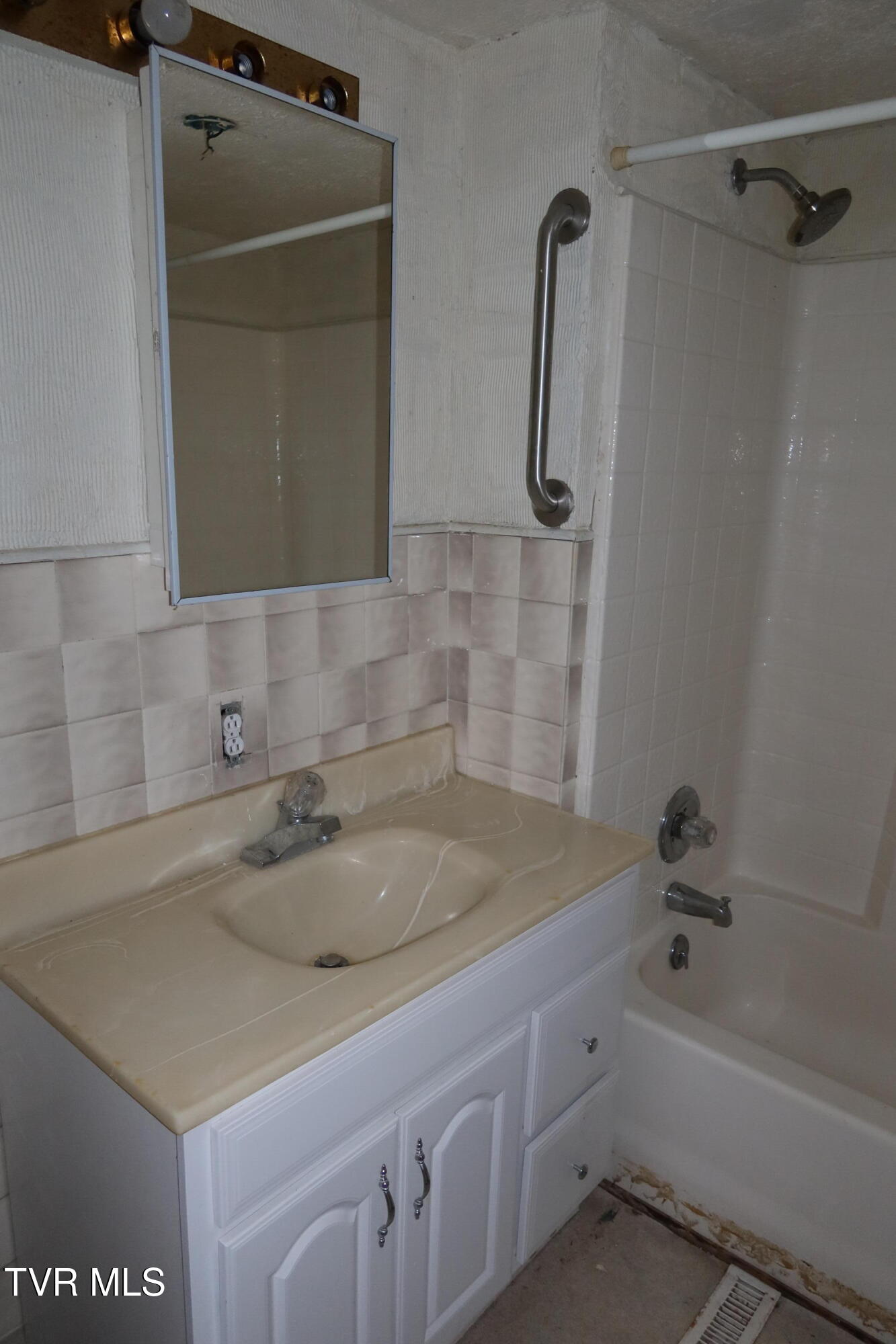 3232 Wil Rho Circle Kingsport, TN 37660 - Photo 20 of 27 IMG_8133