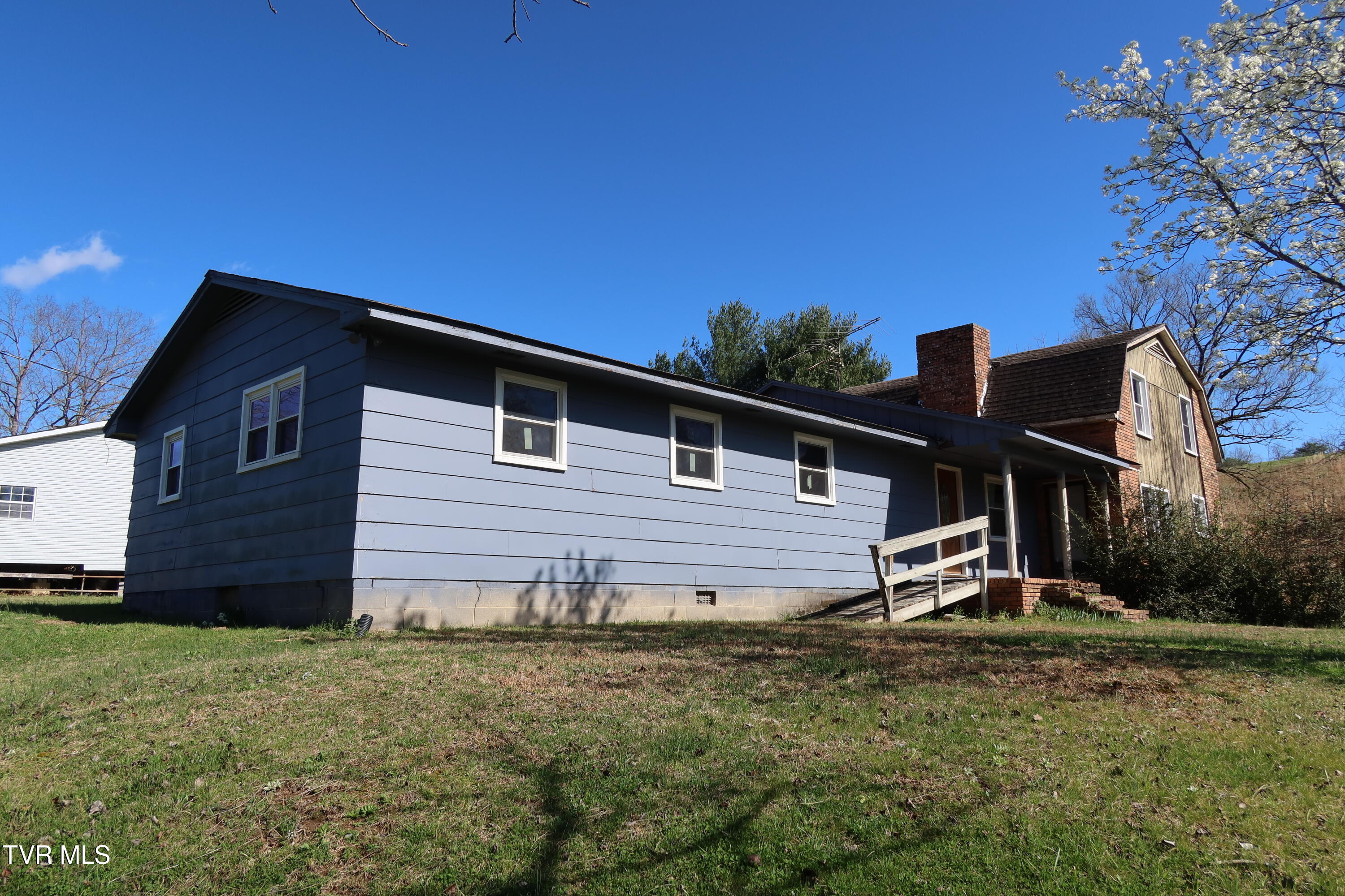 3232 Wil Rho Circle Kingsport, TN 37660 - Photo 2 of 27 IMG_8102