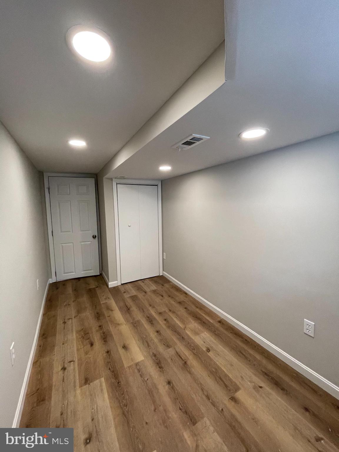 2830 Edgecombe Circle South Baltimore, MD 21215 - Photo 16 of 32 an empty room with window
