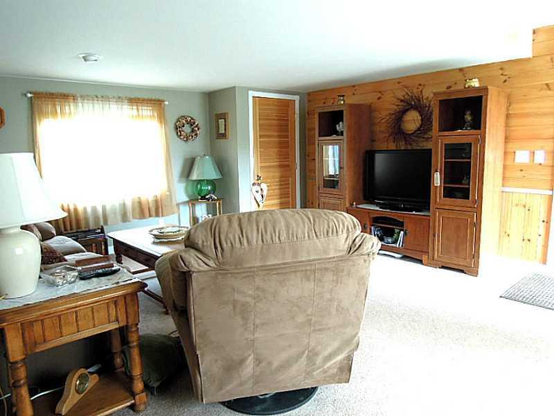 39 East Presque Isle Road Caribou, ME 04736 - Photo 10 of 32 Living Room.