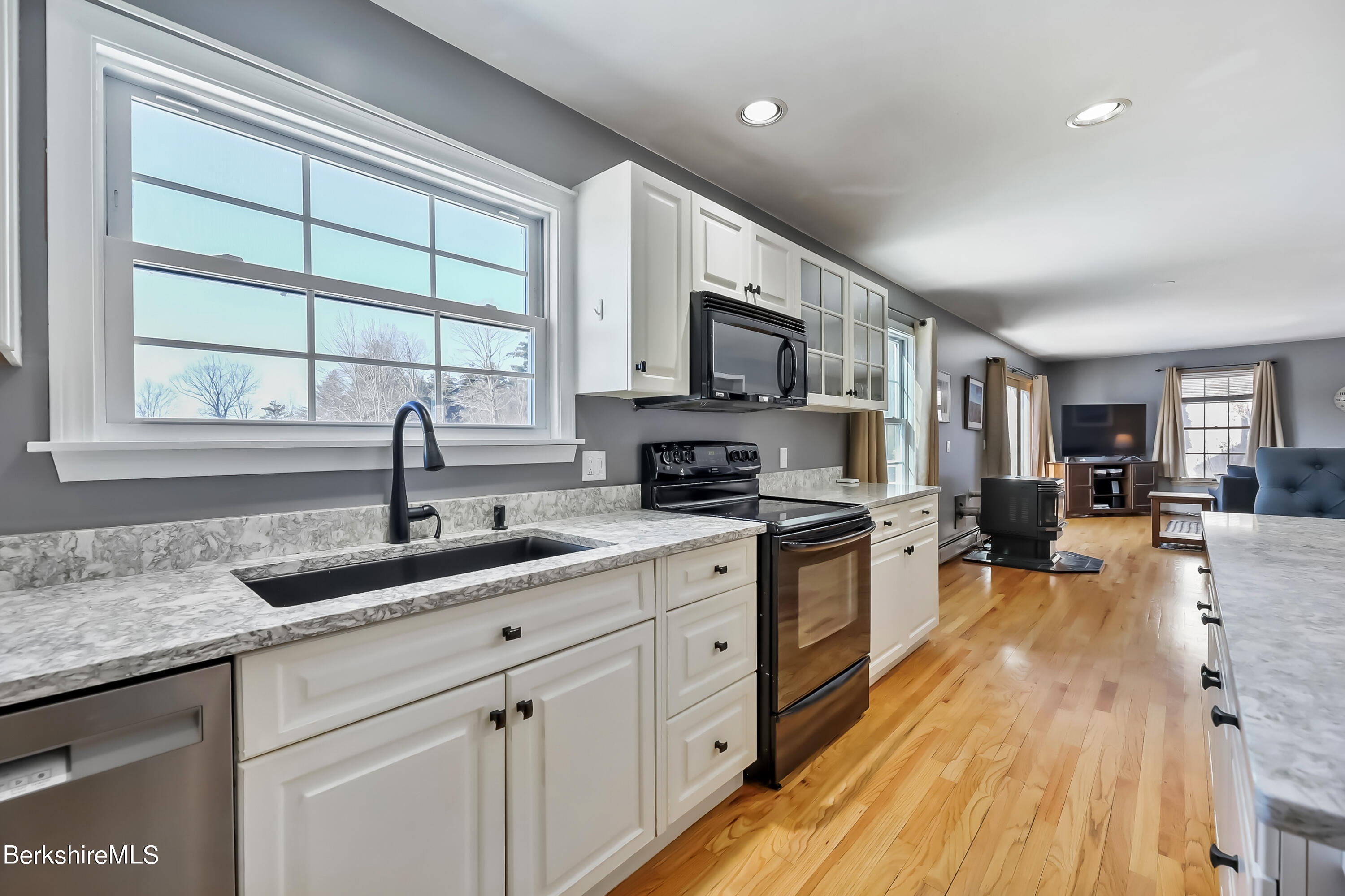 312 Dalton Division Road Pittsfield, MA 01201 - Photo 22 of 57 120 Kitchen