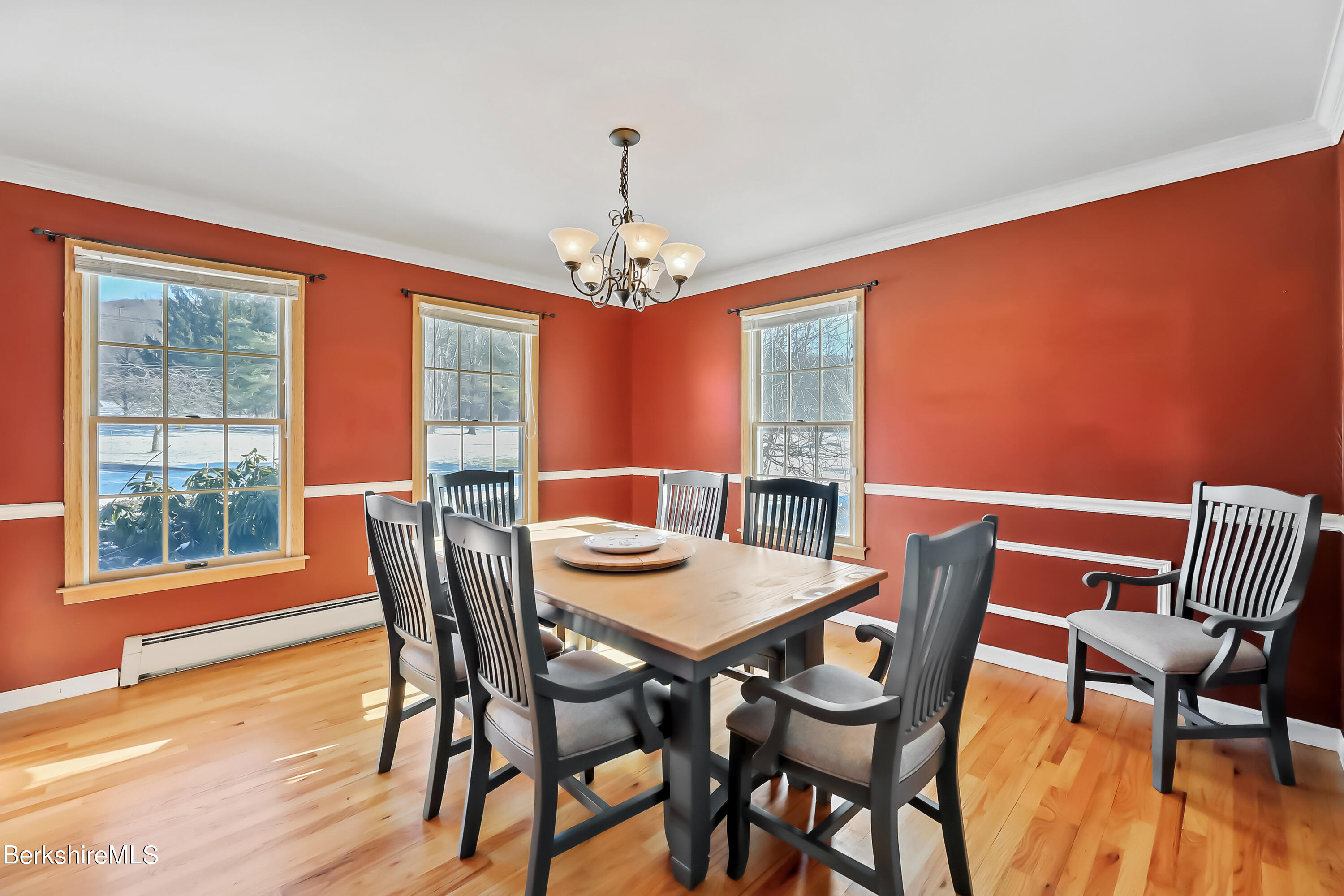 312 Dalton Division Road Pittsfield, MA 01201 - Photo 31 of 57 125 Dining Room