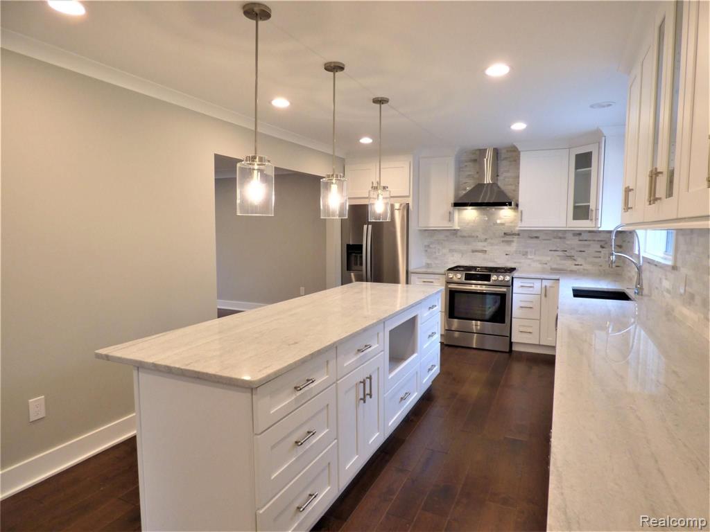 660 Ten Point Drive Rochester Hills, MI 48309 - Photo 5 of 31