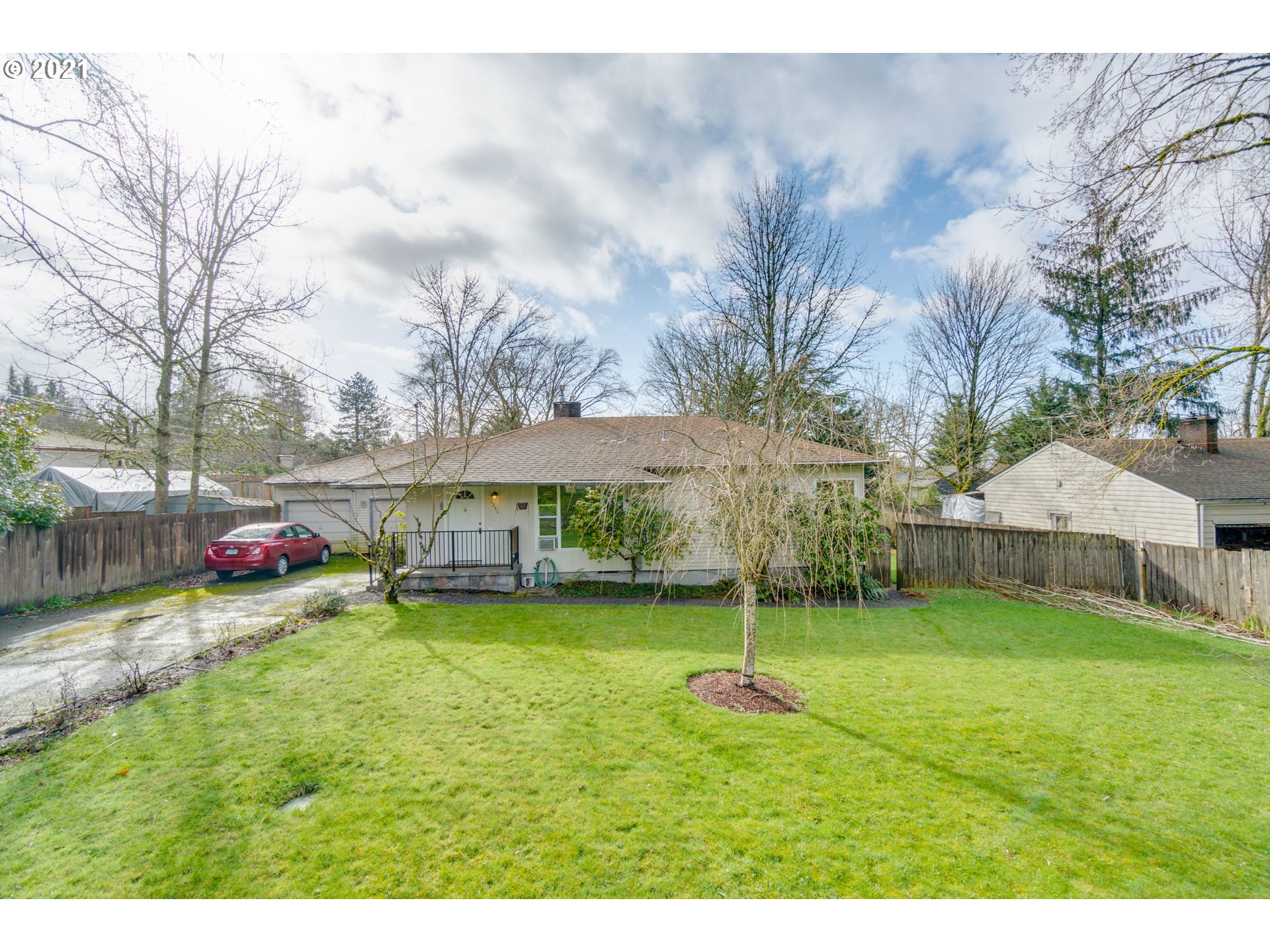 6246 Southwest Taylors Ferry Road Portland, OR 97219 - Photo 1 of 32 Gallery Image 1