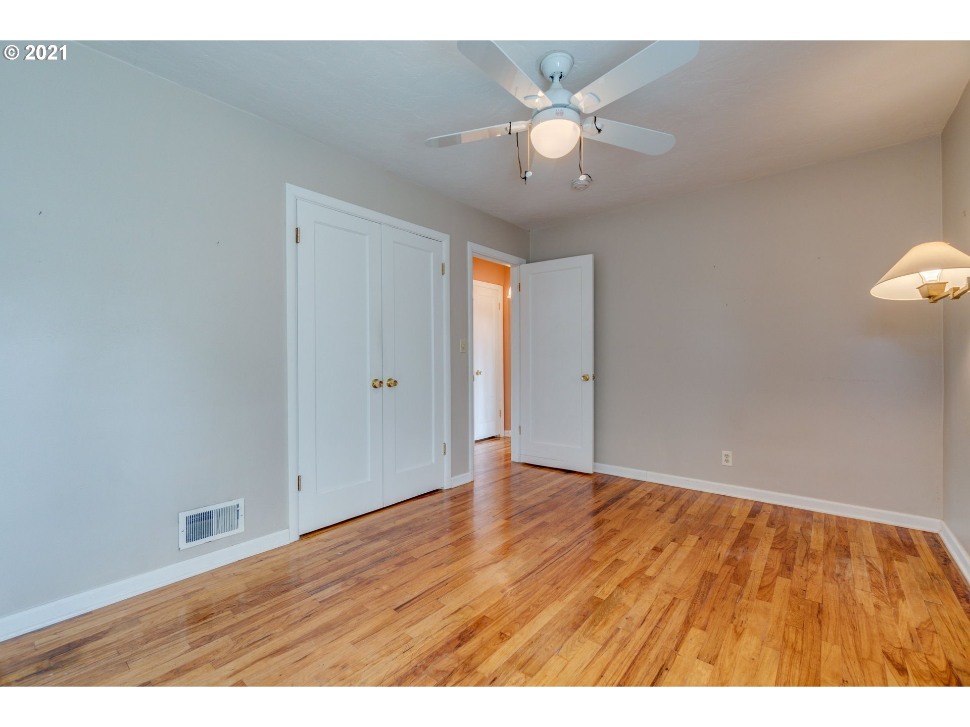 6246 Southwest Taylors Ferry Road Portland, OR 97219 - Photo 16 of 32 Gallery Image 16