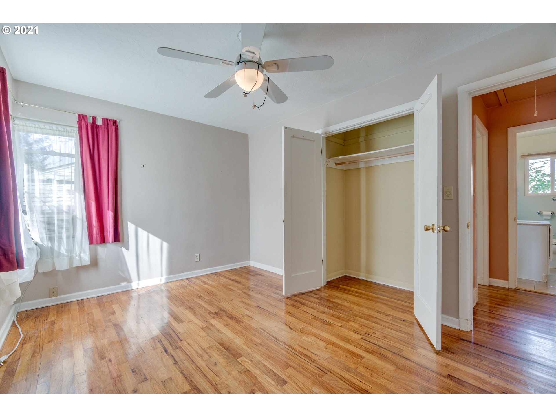 6246 Southwest Taylors Ferry Road Portland, OR 97219 - Photo 18 of 32 Gallery Image 18
