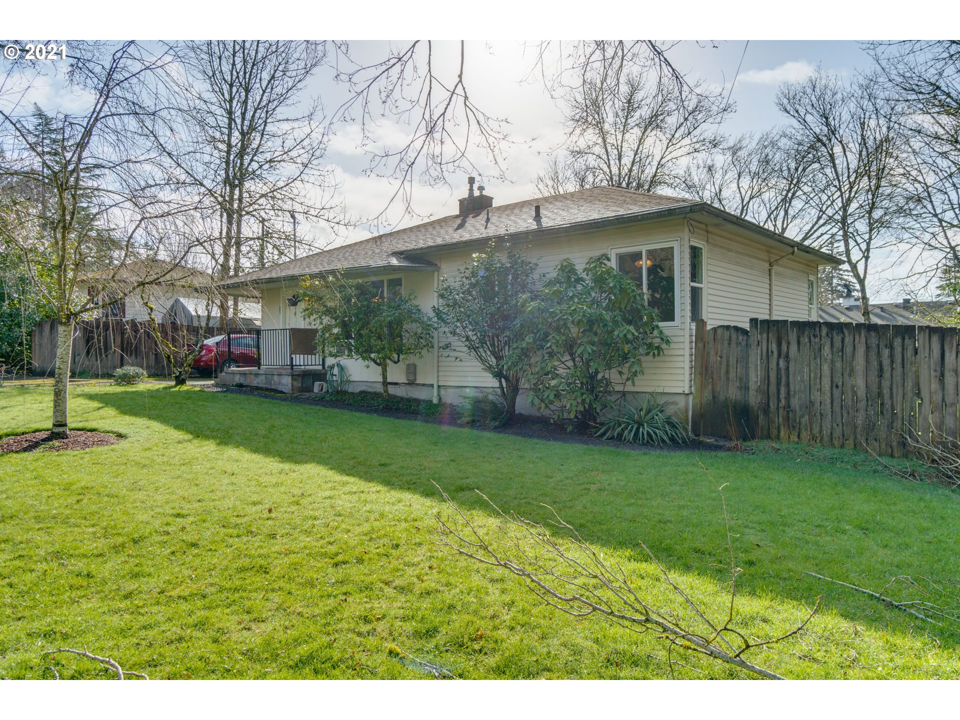 6246 Southwest Taylors Ferry Road Portland, OR 97219 - Photo 2 of 32 Gallery Image 2