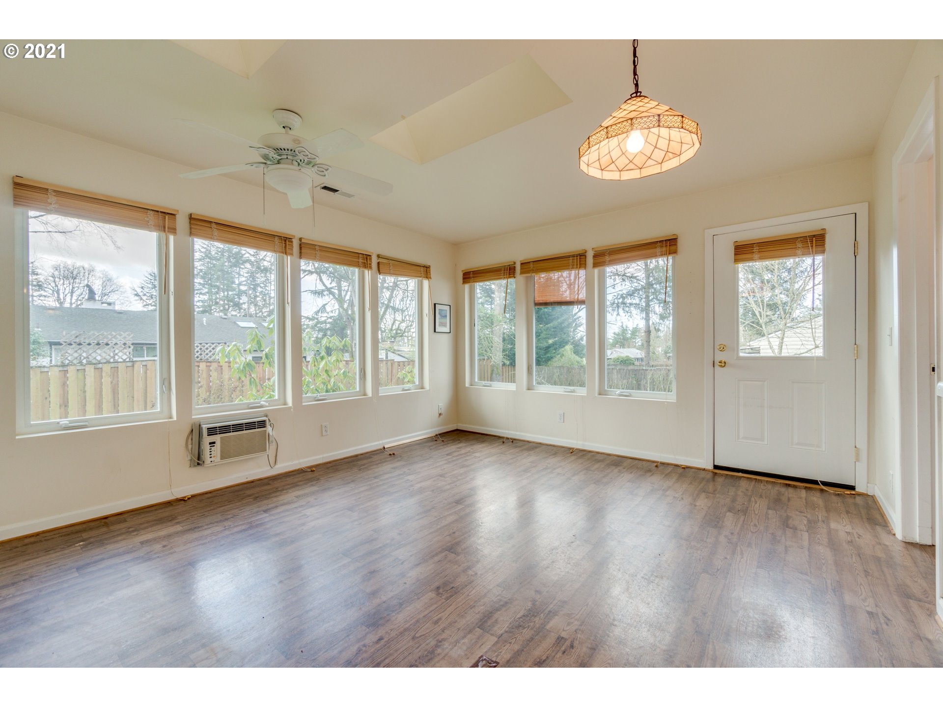 6246 Southwest Taylors Ferry Road Portland, OR 97219 - Photo 21 of 32 Gallery Image 21