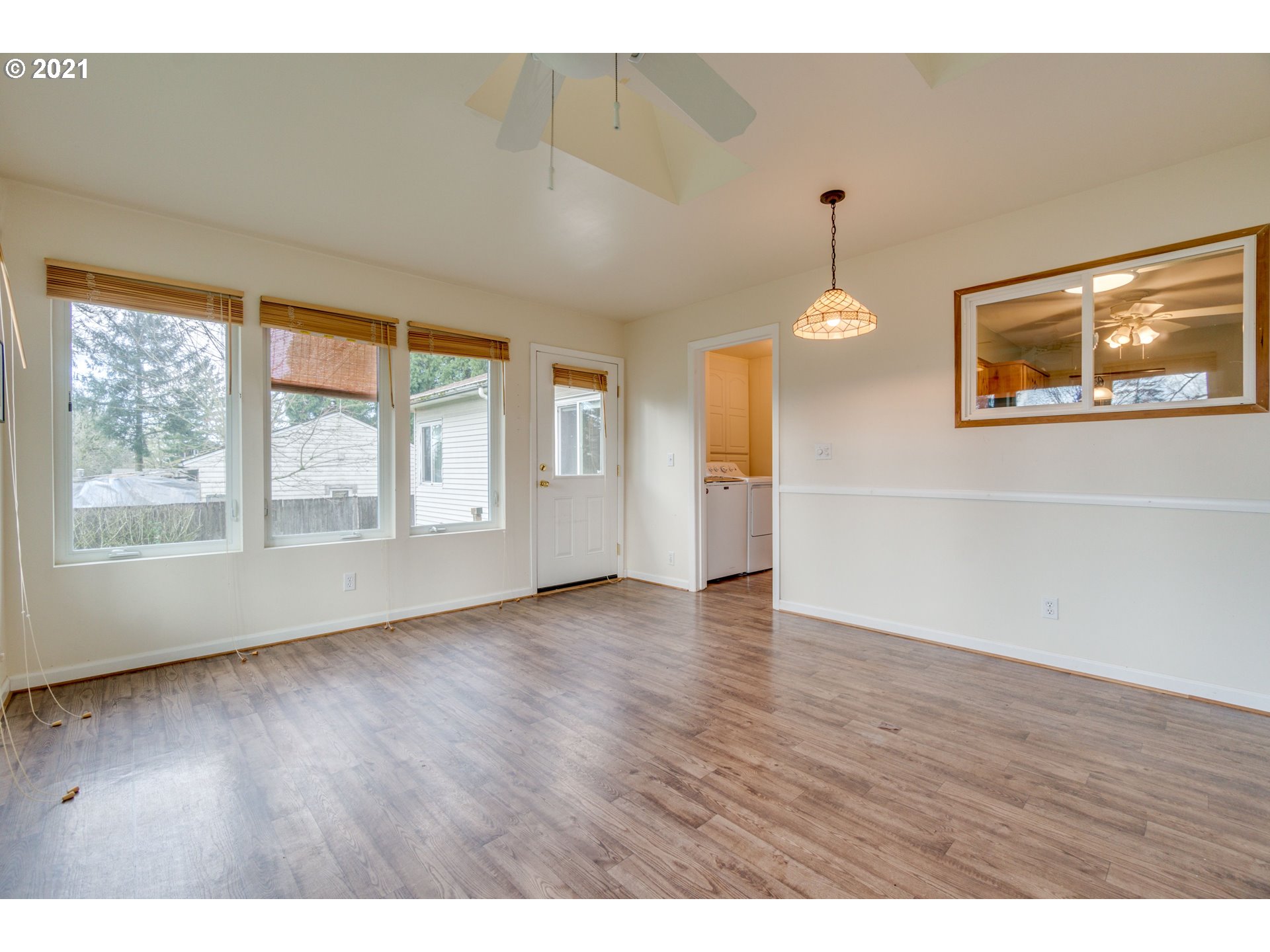 6246 Southwest Taylors Ferry Road Portland, OR 97219 - Photo 22 of 32 Gallery Image 22