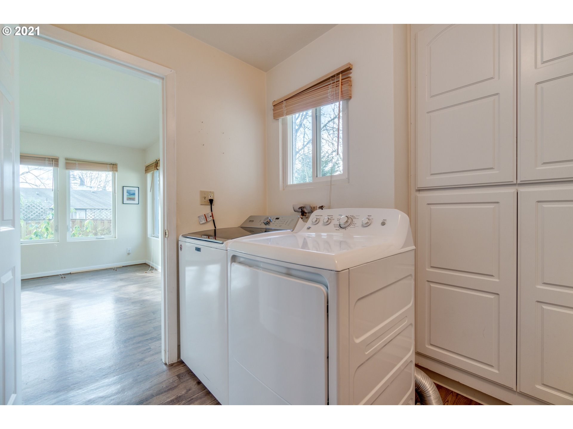 6246 Southwest Taylors Ferry Road Portland, OR 97219 - Photo 23 of 32 Gallery Image 23
