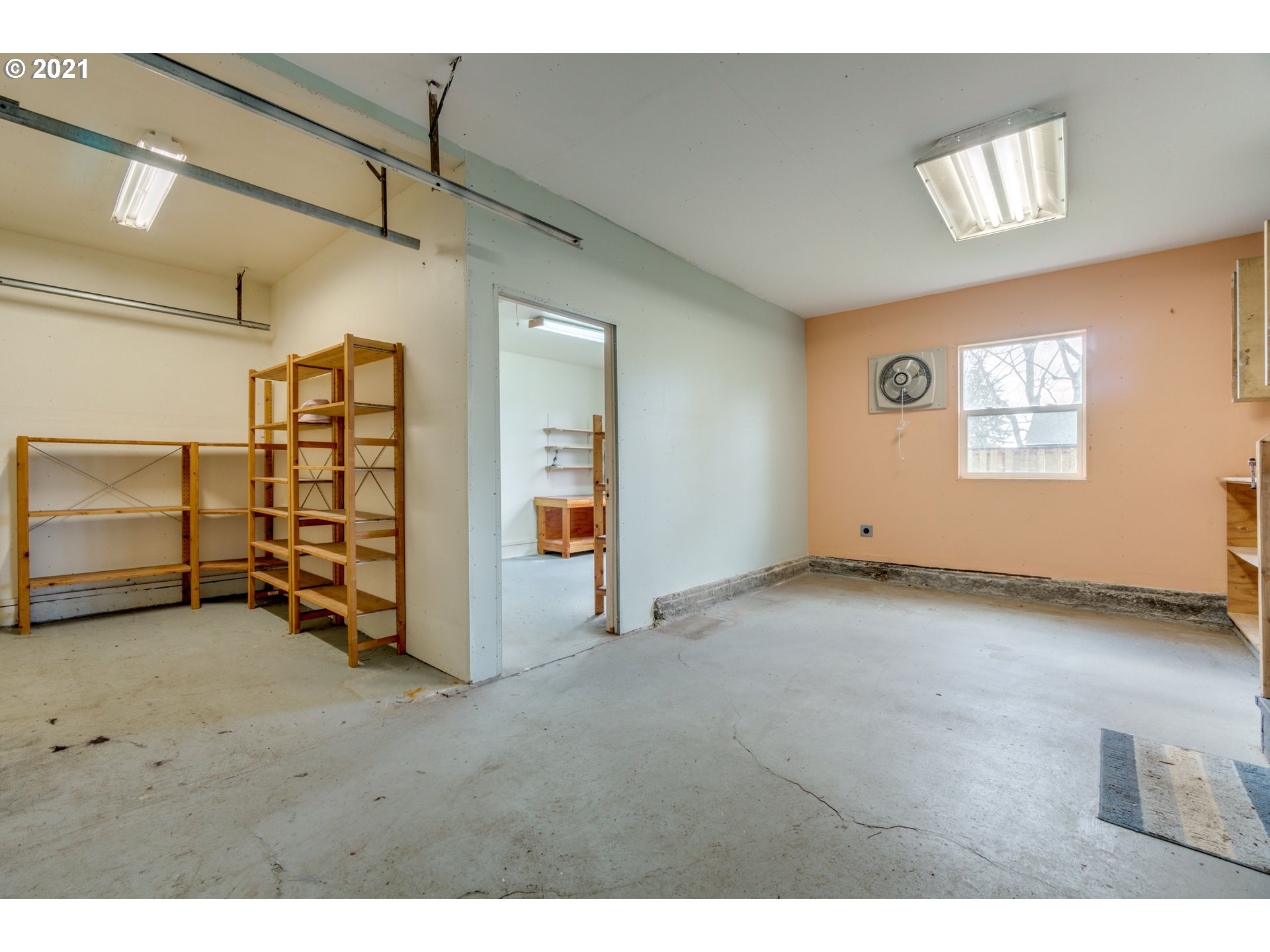 6246 Southwest Taylors Ferry Road Portland, OR 97219 - Photo 24 of 32 Gallery Image 24