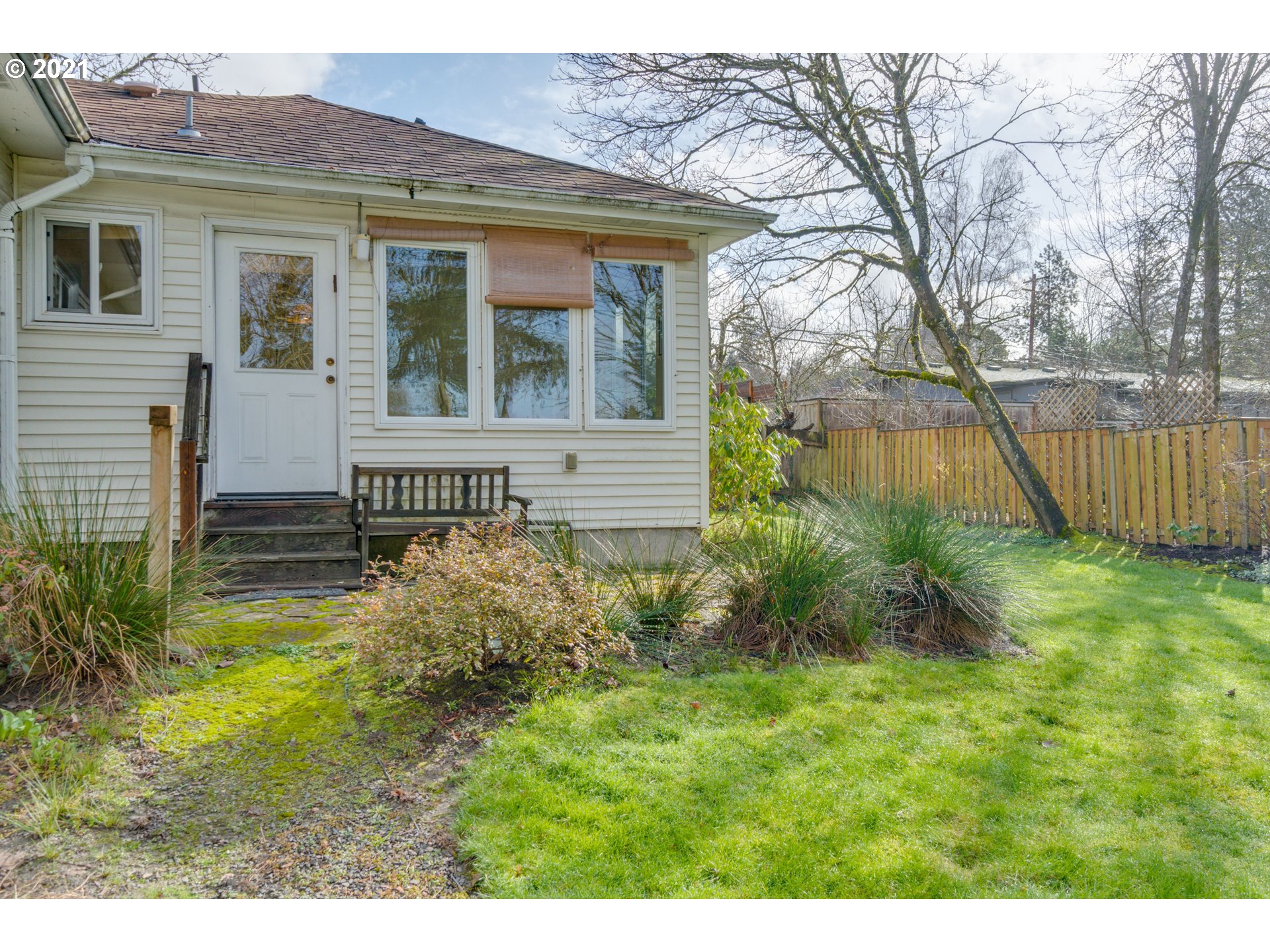 6246 Southwest Taylors Ferry Road Portland, OR 97219 - Photo 31 of 32 Gallery Image 31