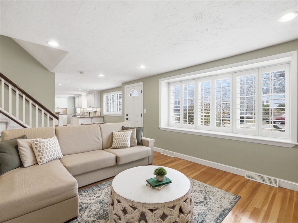 17 Daley Street Needham, MA 02494 - Photo 6 of 40