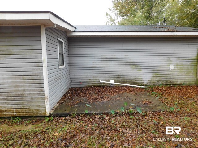 514 Linda Court Foley, AL 36535 - Photo 13 of 17 Slab ready for hot tub :) needs pressure washing